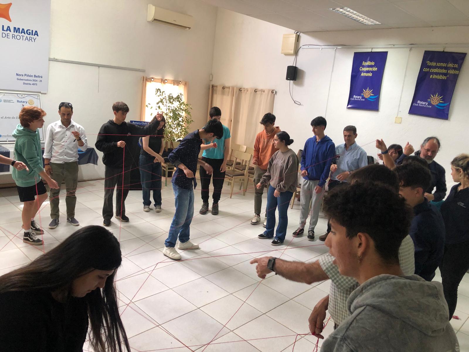 Mano extendida ofreciendo ayuda